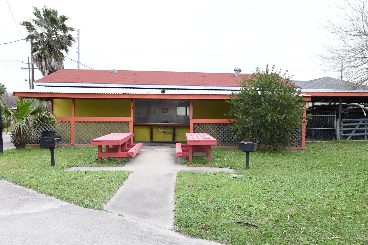 Gulfway Motel And Restaurant Gilchrist Exteriér fotografie